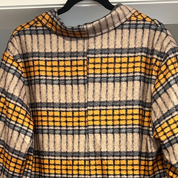 Printed Spread Collar Subway Tile Plaid Cut-Away Coat - Size L/XL - Picture 10 of 11